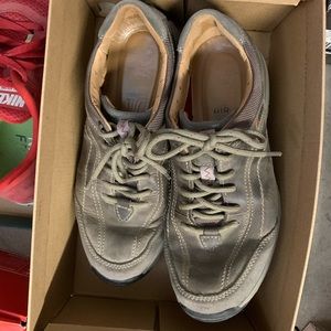 Clark’s men’s shoes size 7.5